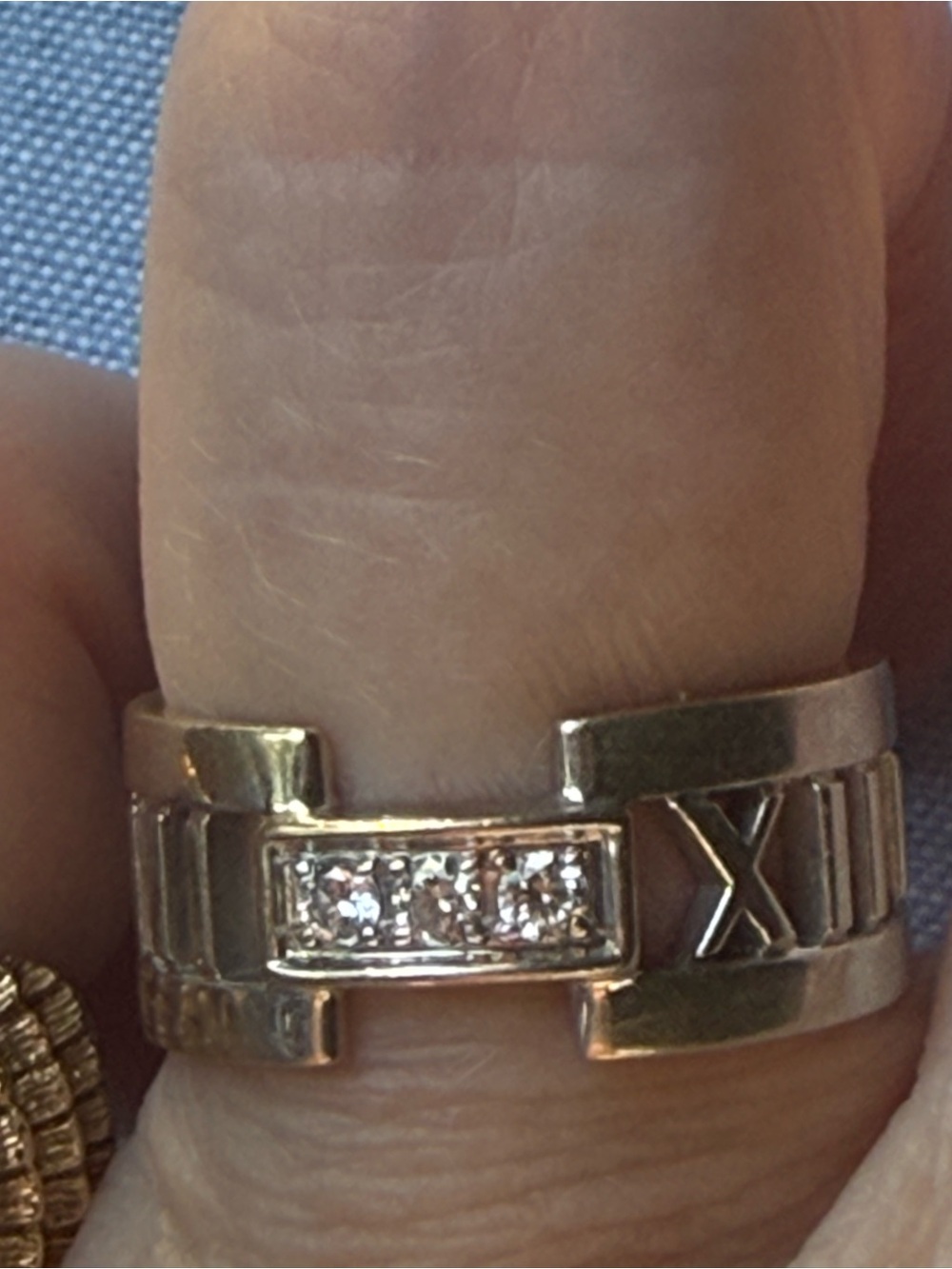 Tiffany Atlas Ring in White Gold + Diamonds. Circa 2010 - Picture 3 of 12